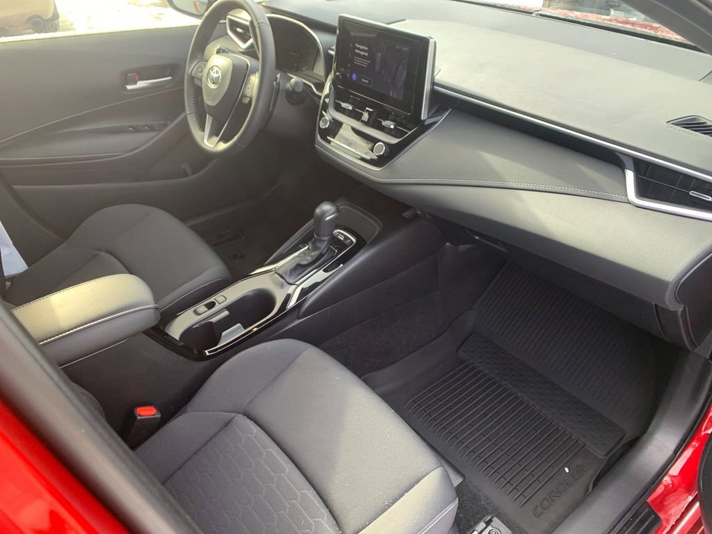 Used 2025 Toyota Corolla SE image 19
