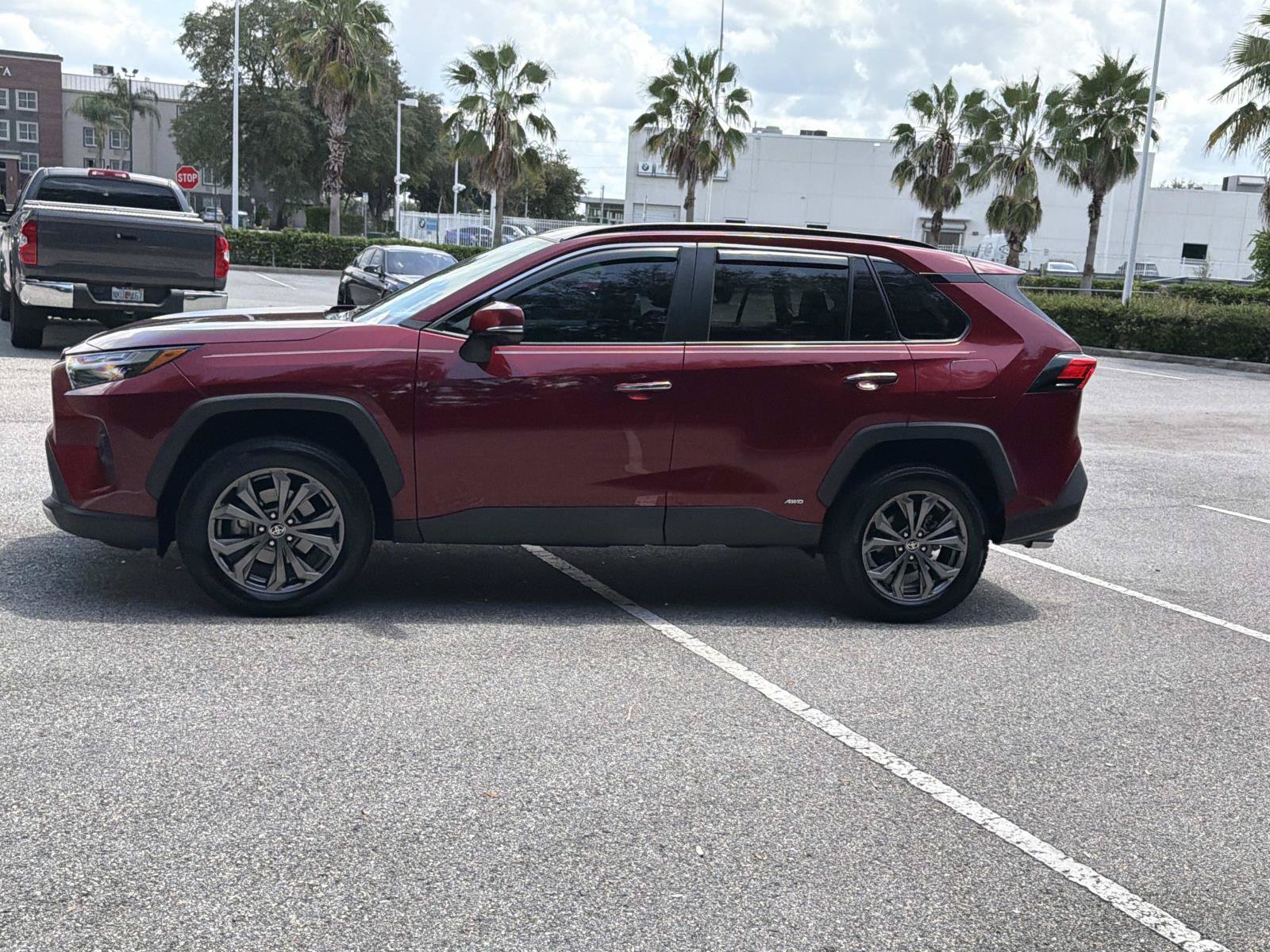 Used 2022 Toyota RAV4 Limited AWD/4WD image 7