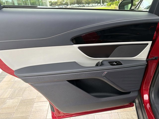 Certified 2024 Lincoln Nautilus Premier image 17