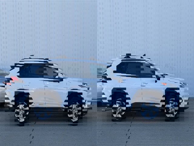 Used 2021 Toyota RAV4 XLE image 3