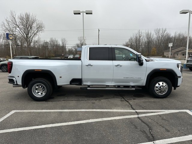 New 2026 GMC Sierra 3500 Denali w/ Denali Reserve Package image 5