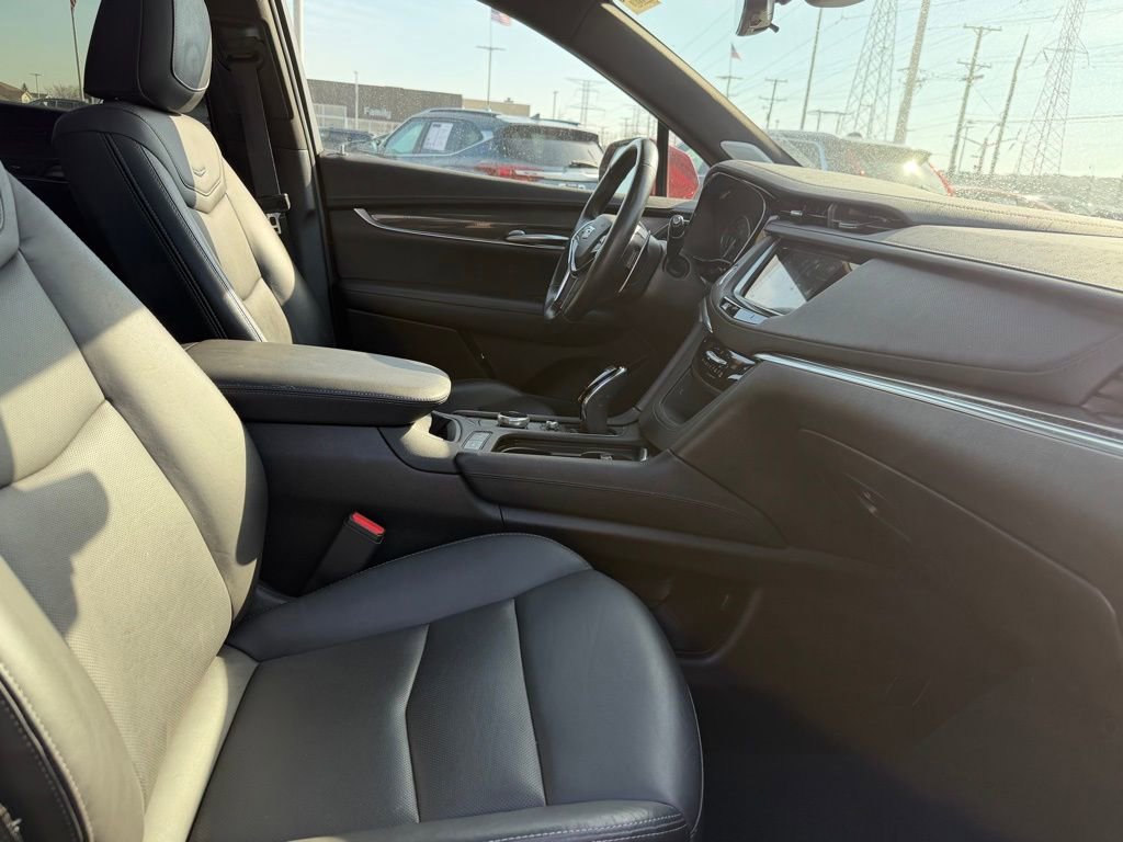 Used 2023 Cadillac XT5 Sportv w/ Technology Package image 17