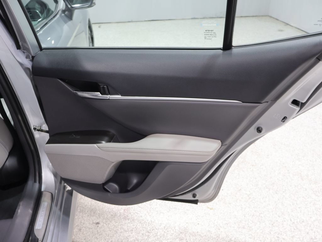 Used 2022 Toyota Camry XLE w/ Cold Weather Package FWD image 21