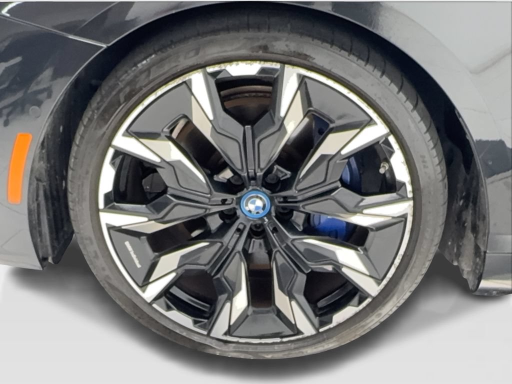 Used 2024 BMW i5 eDrive40i w/ Executive Package RWD image 12