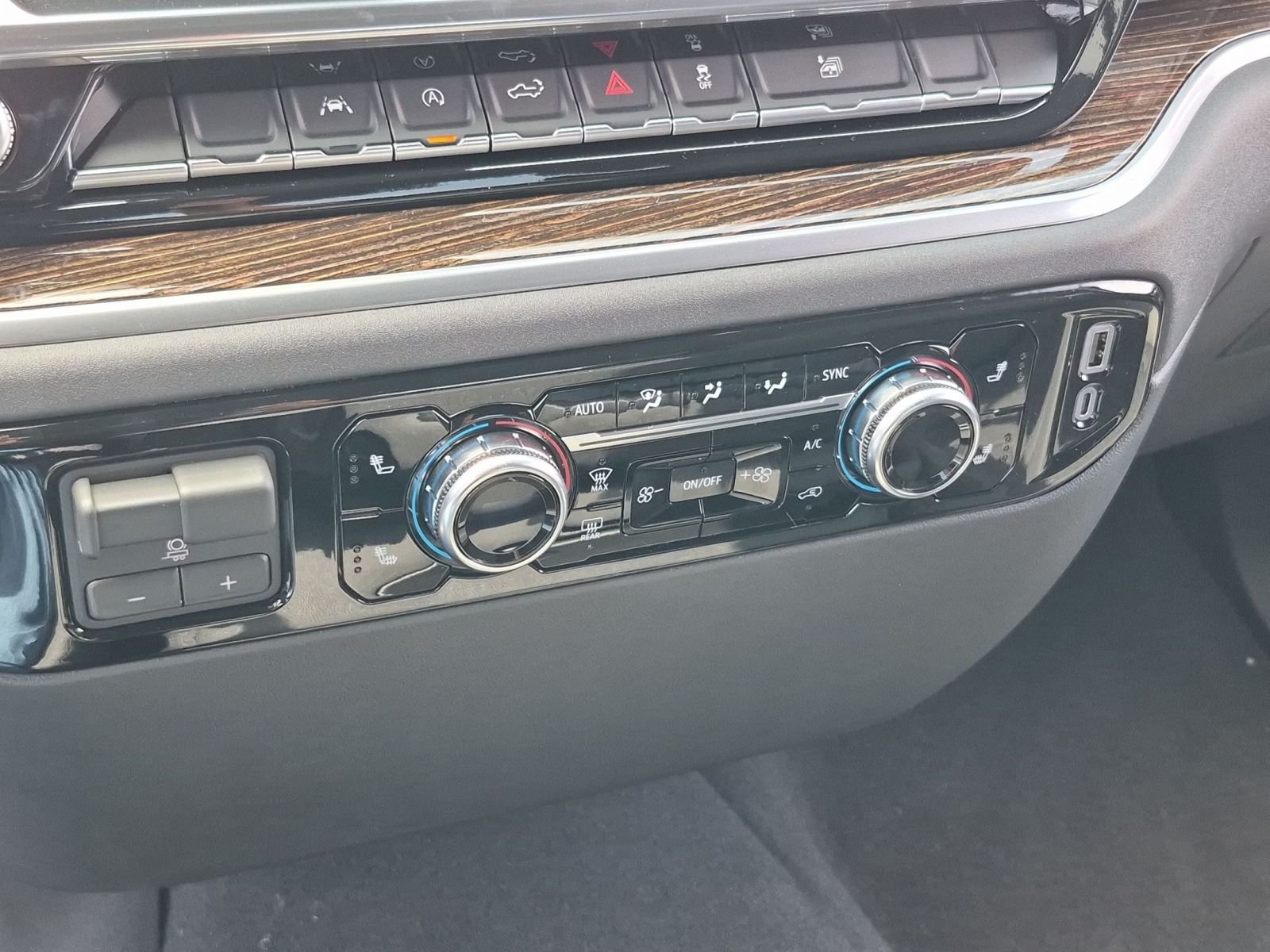 New 2026 GMC Sierra 1500 Elevation AWD/4WD image 12