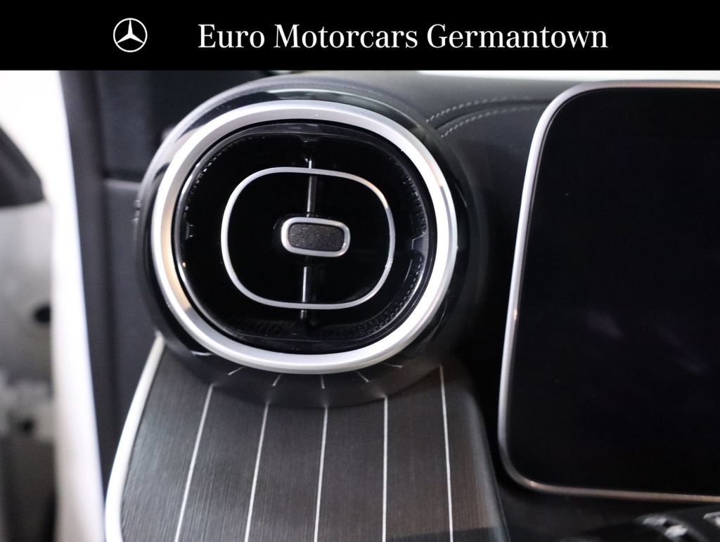 Used 2023 Mercedes-Benz GLC 300 4MATIC w/ AMG Line image 12