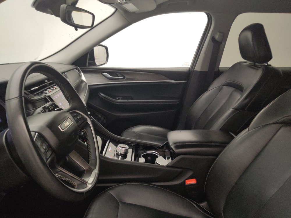 Used 2023 Jeep Grand Cherokee L Limited AWD/4WD image 17