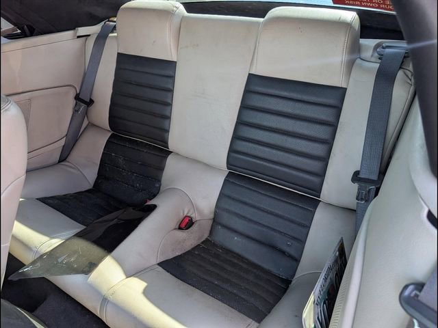 Used 2010 Ford Mustang Convertible image 10