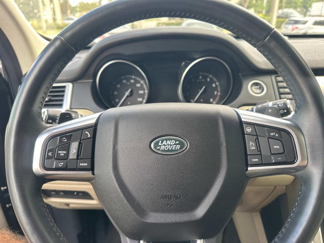 Used 2017 Land Rover Discovery Sport HSE AWD/4WD image 11