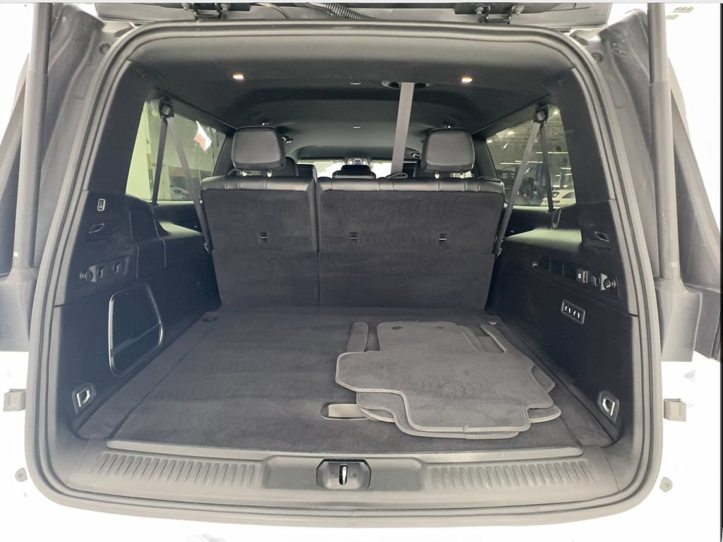 Used 2024 Jeep Wagoneer L Series II RWD image 17