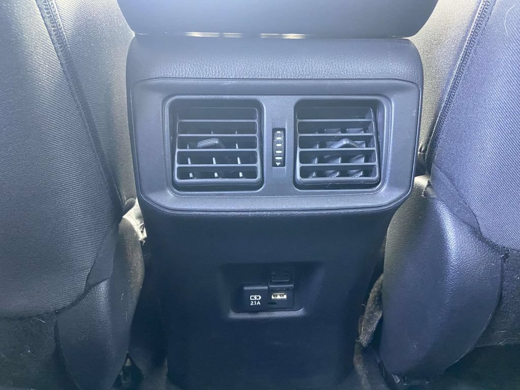 Used 2021 Toyota RAV4 XLE FWD image 17
