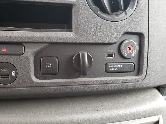 Used 2022 Ford E-350 and Econoline 350 Super Duty w/ Power Windows & Locks Group image 25