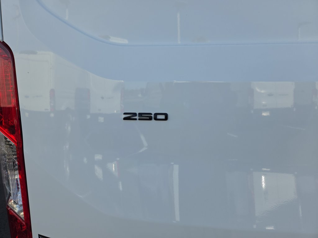 New 2027 Ford Transit 250 148 Medium Roof RWD image 11