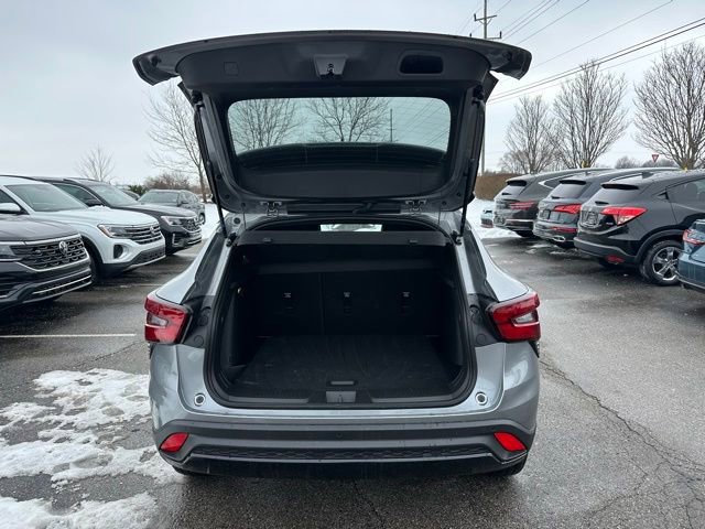 Used 2025 Chevrolet Trax RS w/ Driver Confidence Package image 42