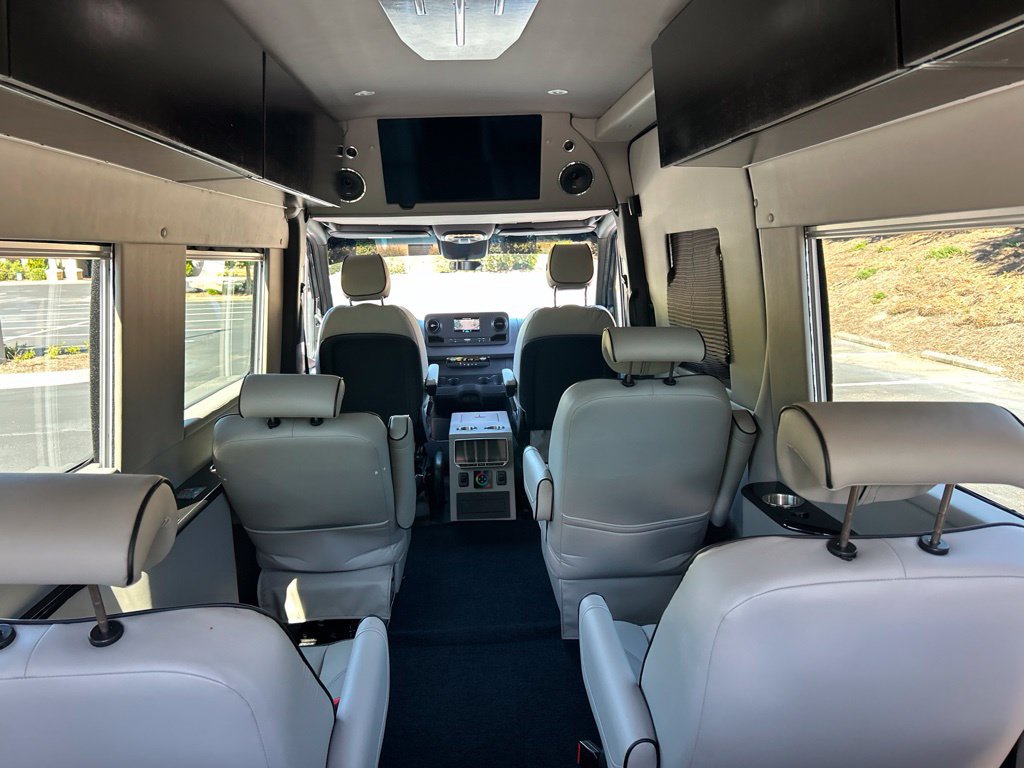 Used 2022 Mercedes-Benz Sprinter 2500 image 59