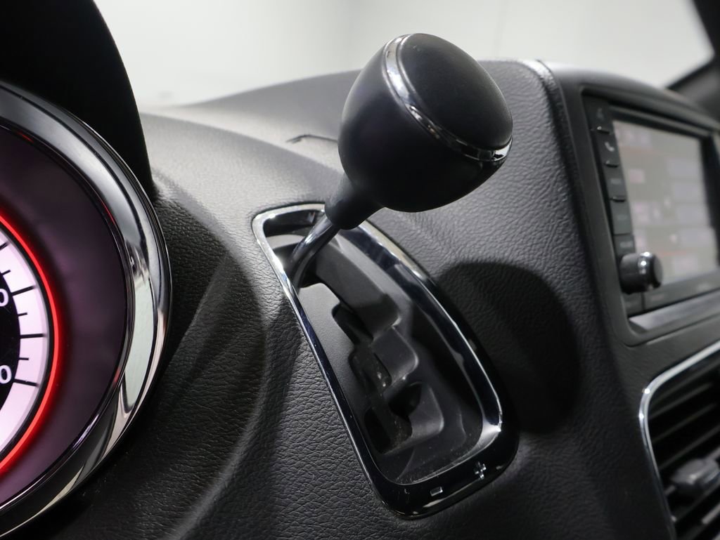 Used 2018 Dodge Grand Caravan SXT image 35
