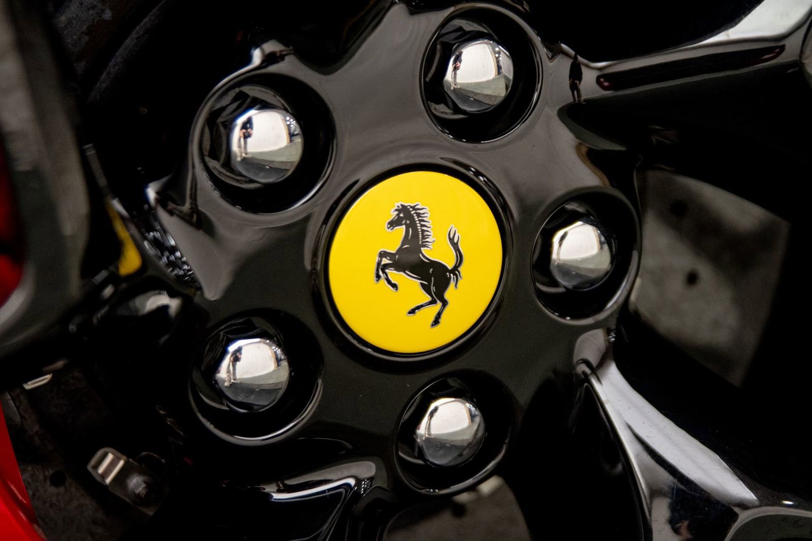 Used 2021 Ferrari F8 Tributo RWD image 39
