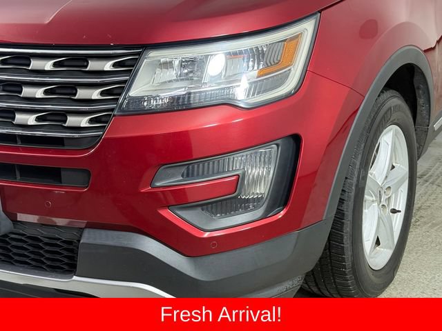 Used 2016 Ford Explorer XLT w/ Equipment Group 202A AWD/4WD image 9