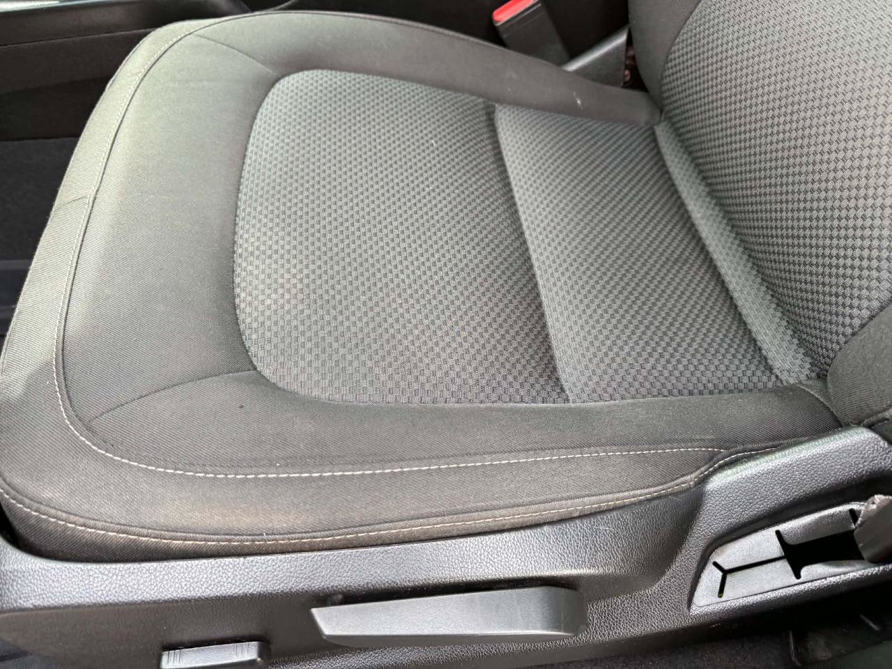 Used 2019 Chevrolet Colorado LT w/ LT Convenience Package RWD image 22