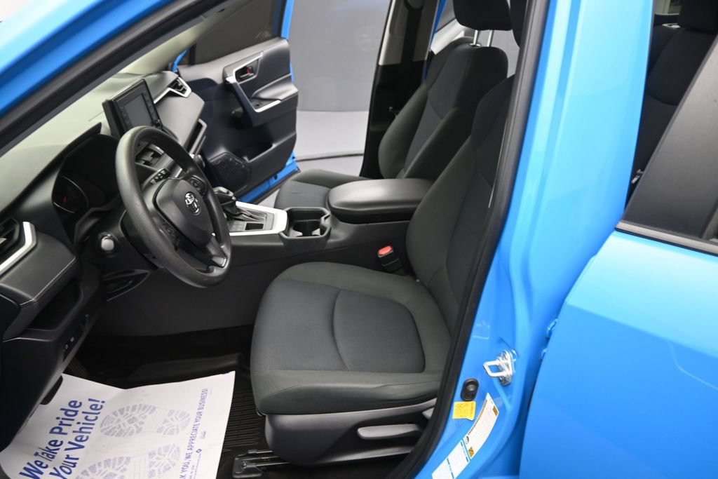 Used 2019 Toyota RAV4 LE w/ All Weather Liner Package AWD/4WD image 20