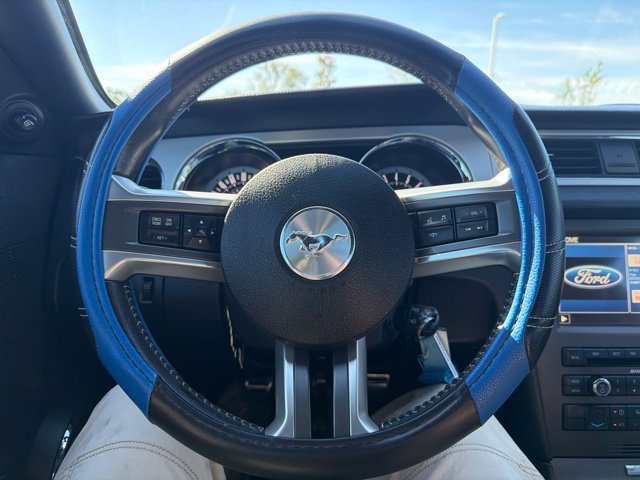 Used 2013 Ford Mustang GT Premium w/ Electronics Pkg RWD image 34