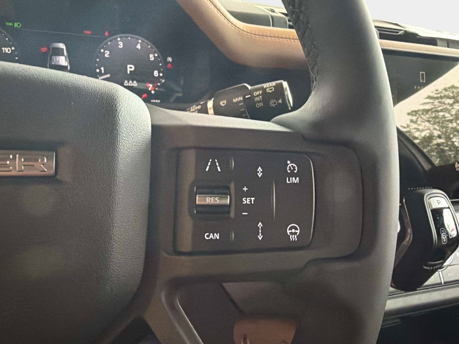 New 2026 Land Rover Defender 110 X-Dynamic SE AWD/4WD image 26