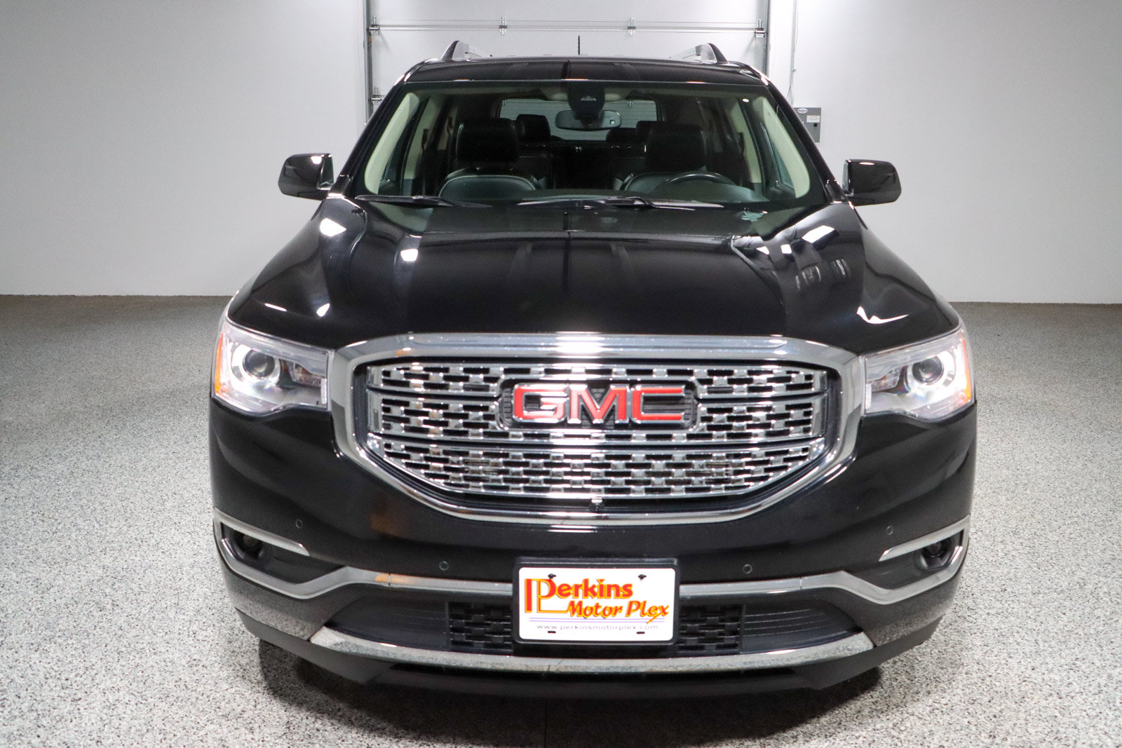 Used 2019 GMC Acadia Denali w/ Technology Package AWD/4WD image 4