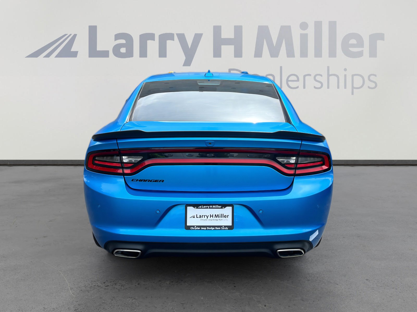 Used 2023 Dodge Charger SXT w/ Blacktop Package image 4