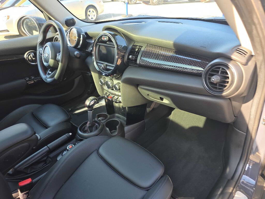 Used 2019 MINI Cooper S image 17