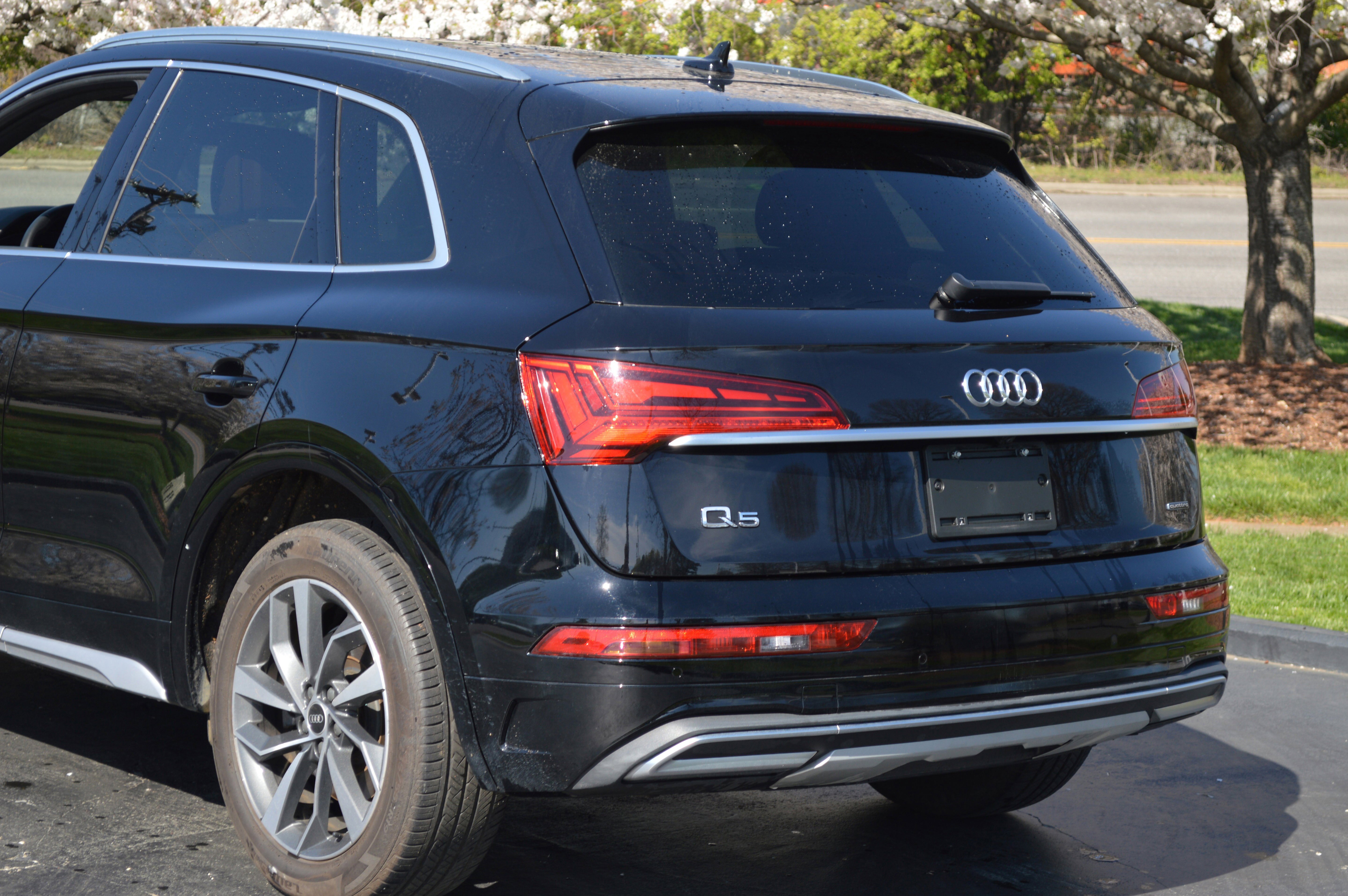 Used 2021 Audi Q5 Premium Plus w/ Premium Plus Package image 3