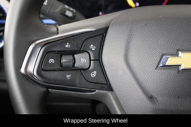 Used 2025 Chevrolet Trax LT w/ LT Convenience Package image 8