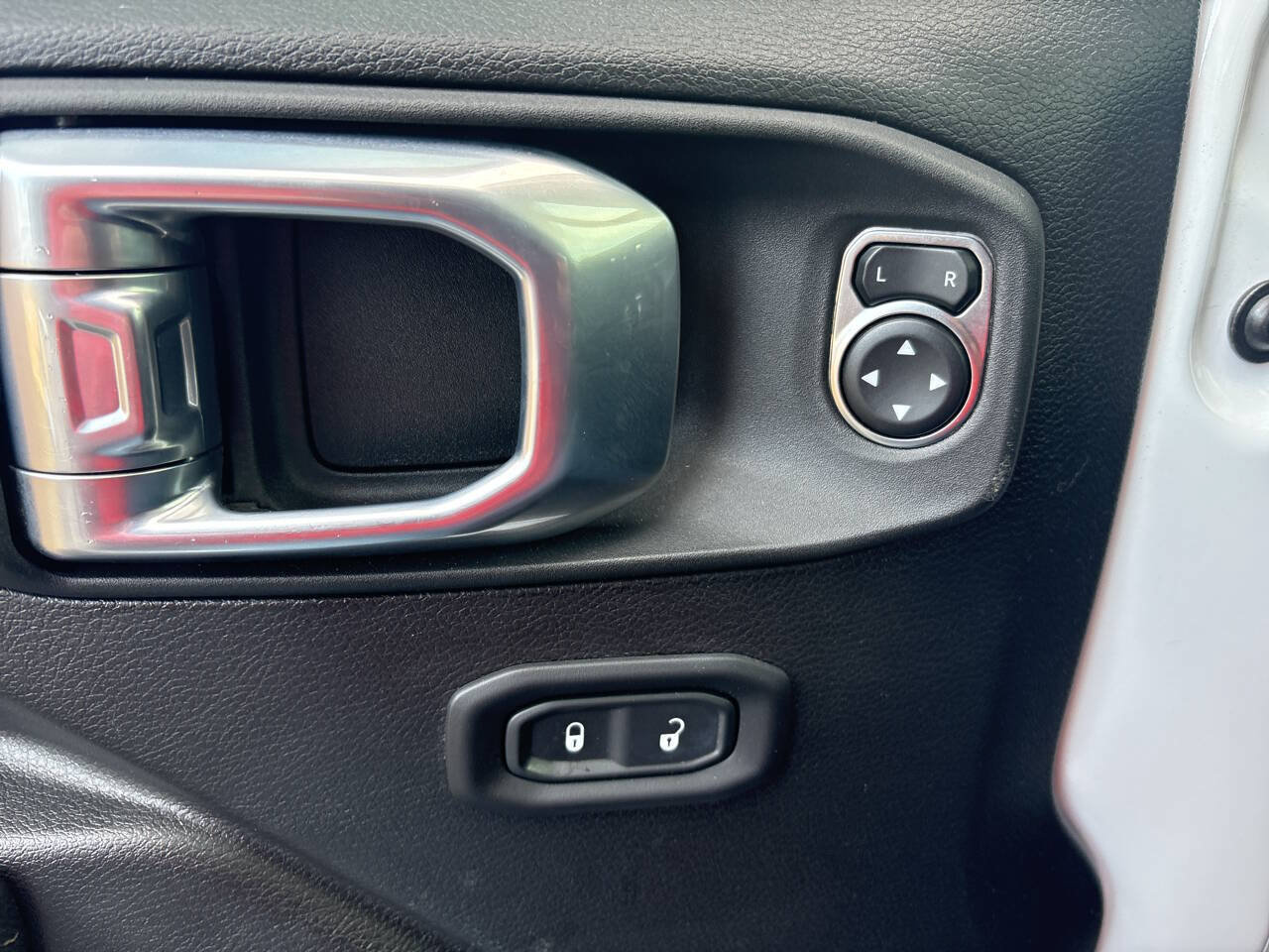 Used 2023 Jeep Wrangler Sport AWD/4WD image 38