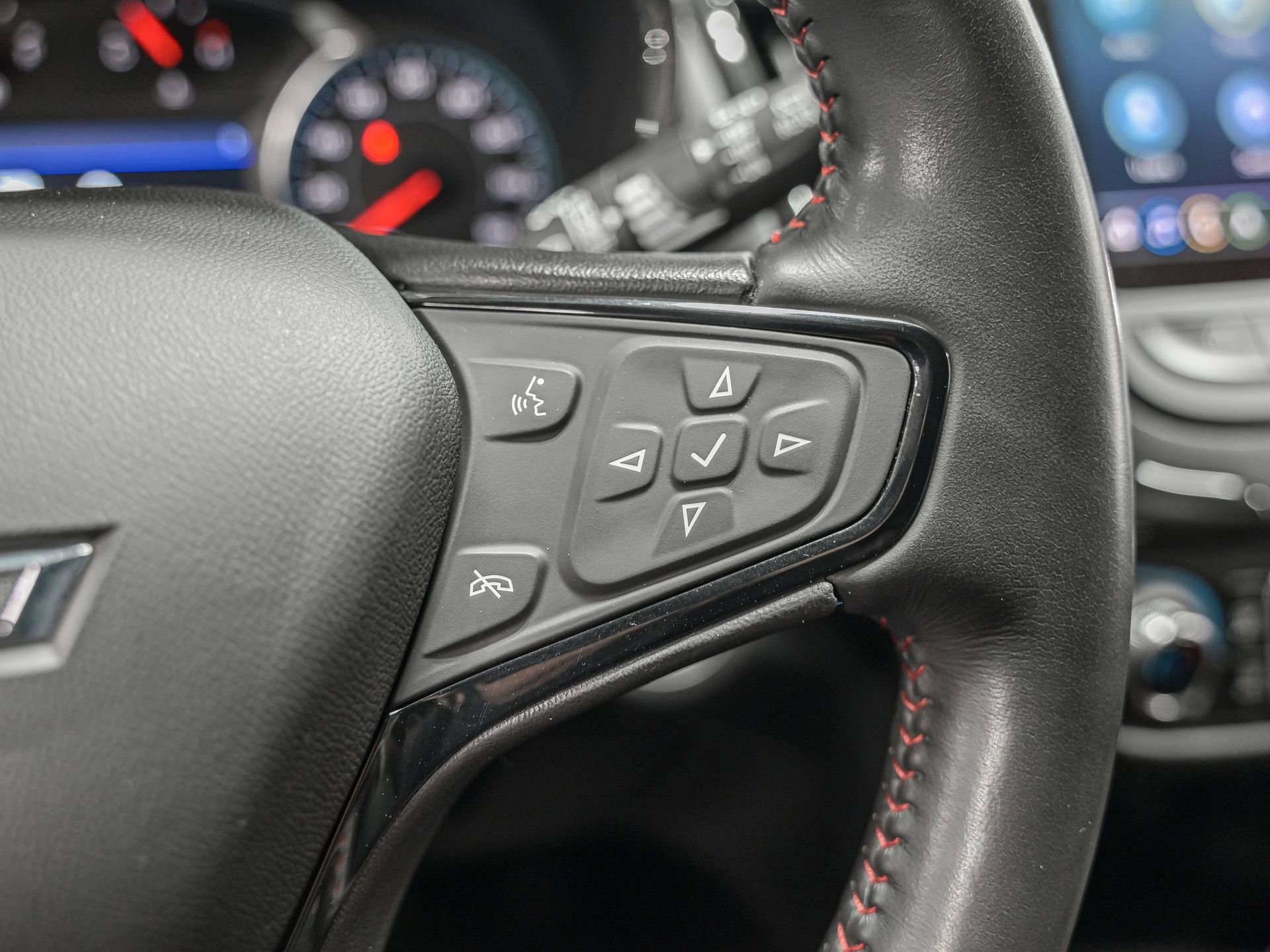 Used 2023 Chevrolet Equinox RS w/ RS Leather Package image 19