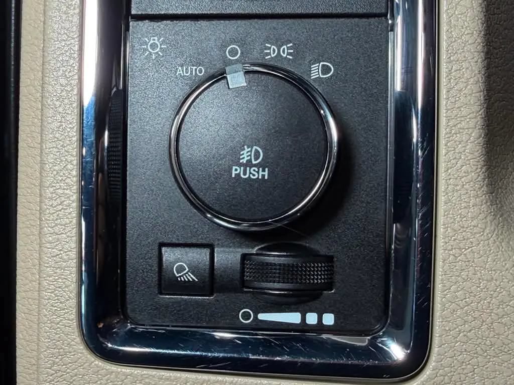Used 2013 RAM 2500 Longhorn w/ Convenience Group AWD/4WD image 31