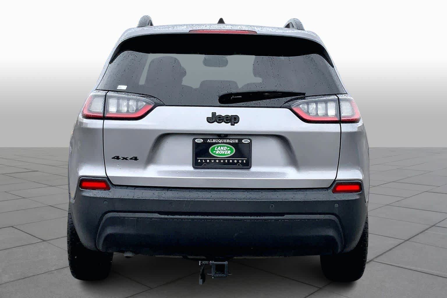 Used 2020 Jeep Cherokee Latitude Plus image 5
