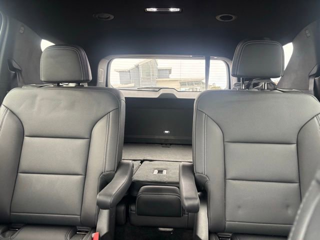 Used 2025 Chevrolet Traverse LT w/ Driver Confidence Package image 12