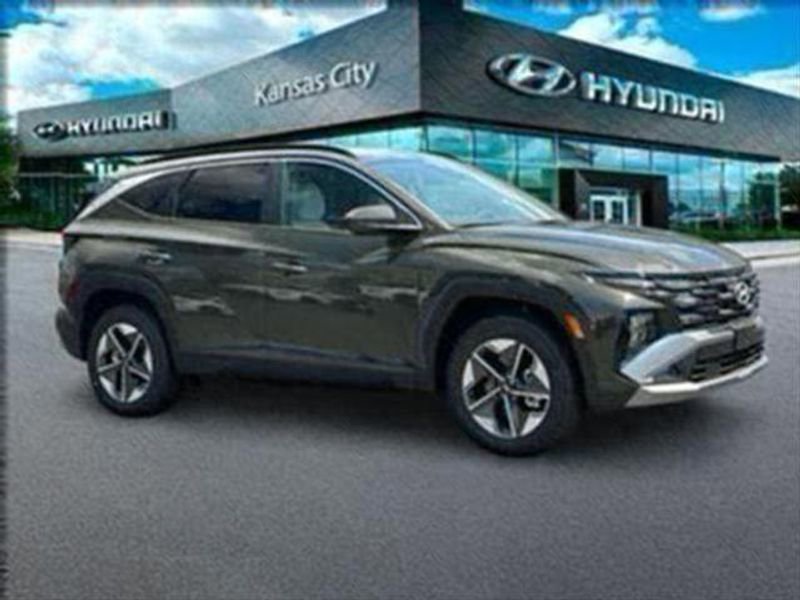 Certified 2025 Hyundai Tucson SEL image 10