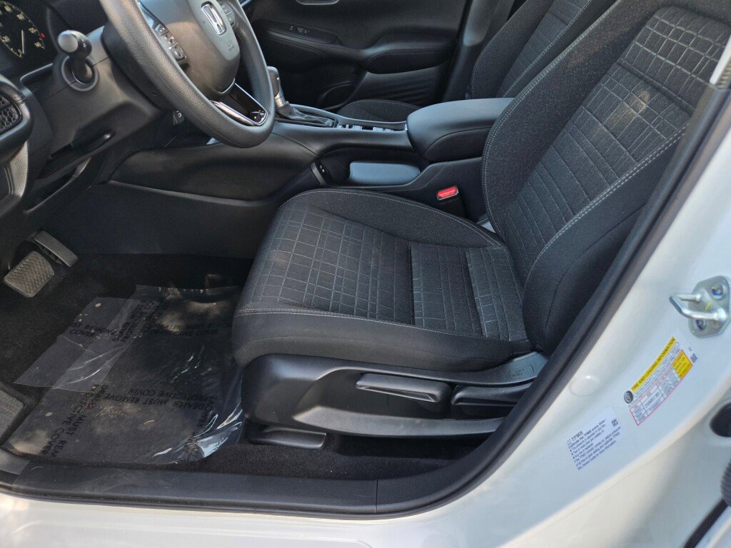 Certified 2025 Honda HR-V LX image 21