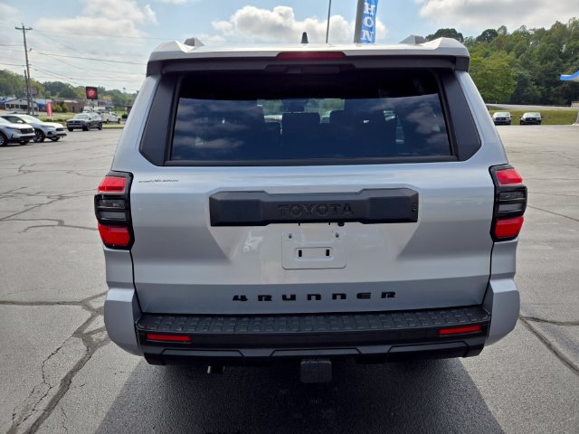 Used 2025 Toyota 4Runner SR5 AWD/4WD image 7