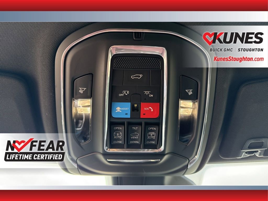 Used 2023 Jeep Grand Cherokee Trailhawk w/ Luxury Tech Group III image 37