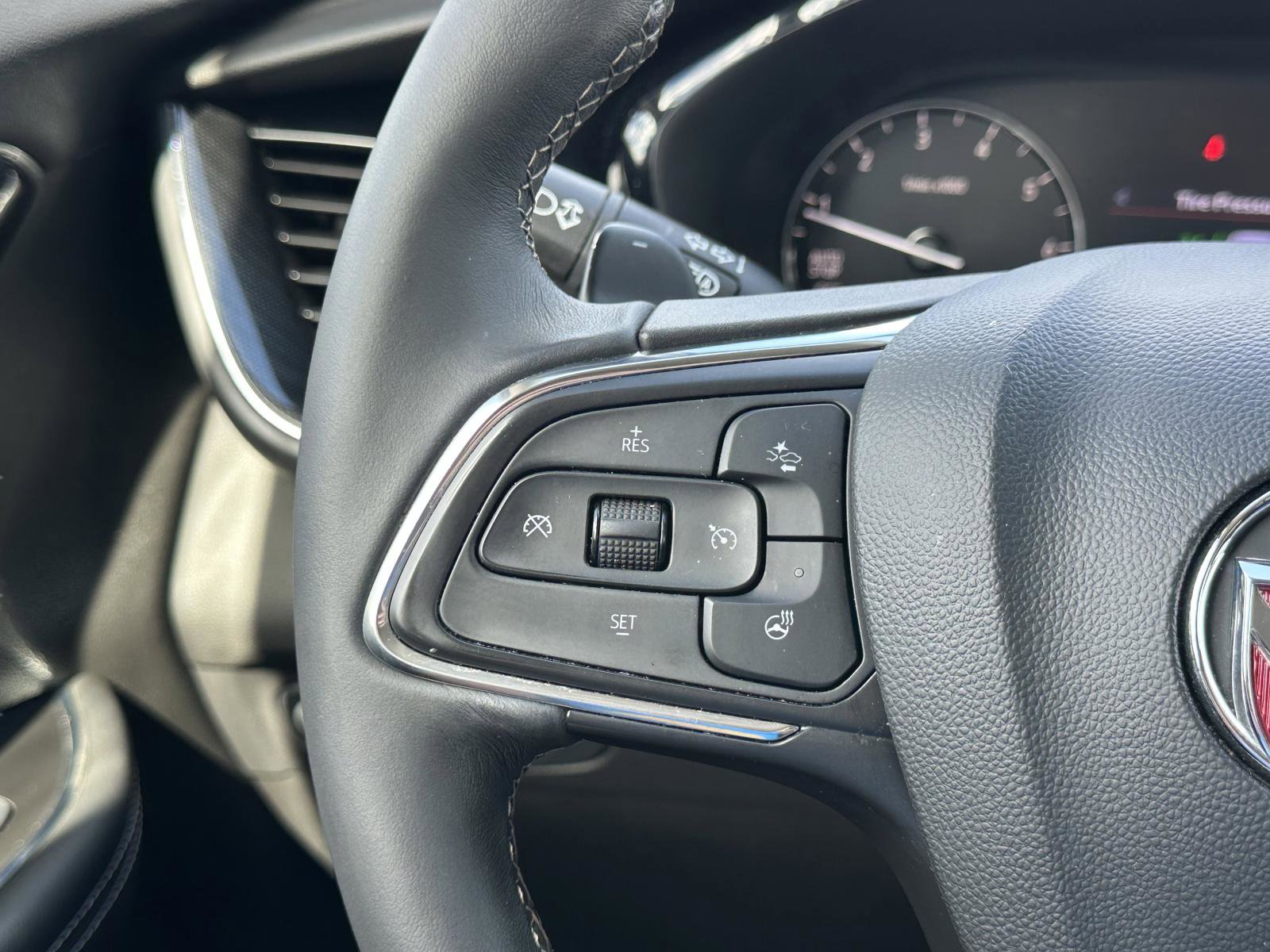 Used 2022 Buick Envision Preferred image 31