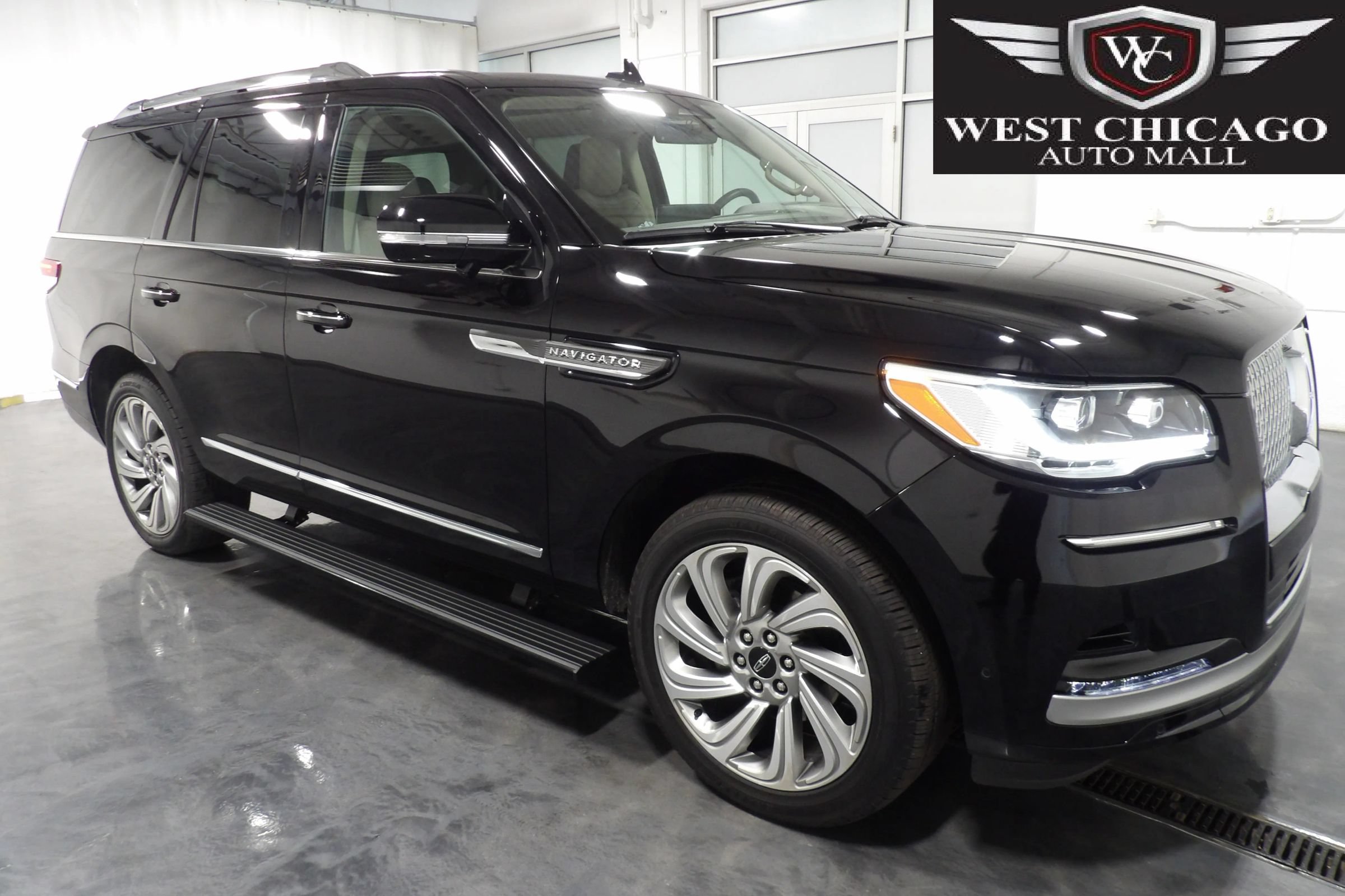 Used 2022 Lincoln Navigator Reserve AWD/4WD image 1