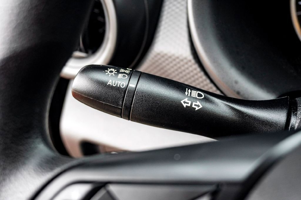 Used 2025 Nissan Kicks Play S image 19