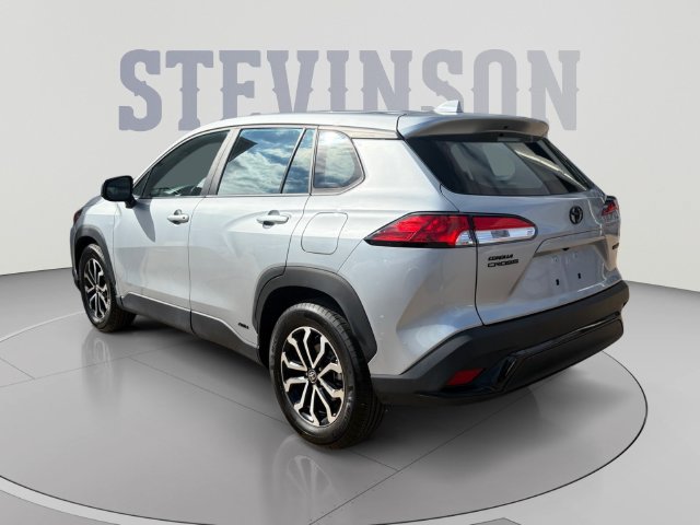 Used 2024 Toyota Corolla Cross AWD Hybrid image 3