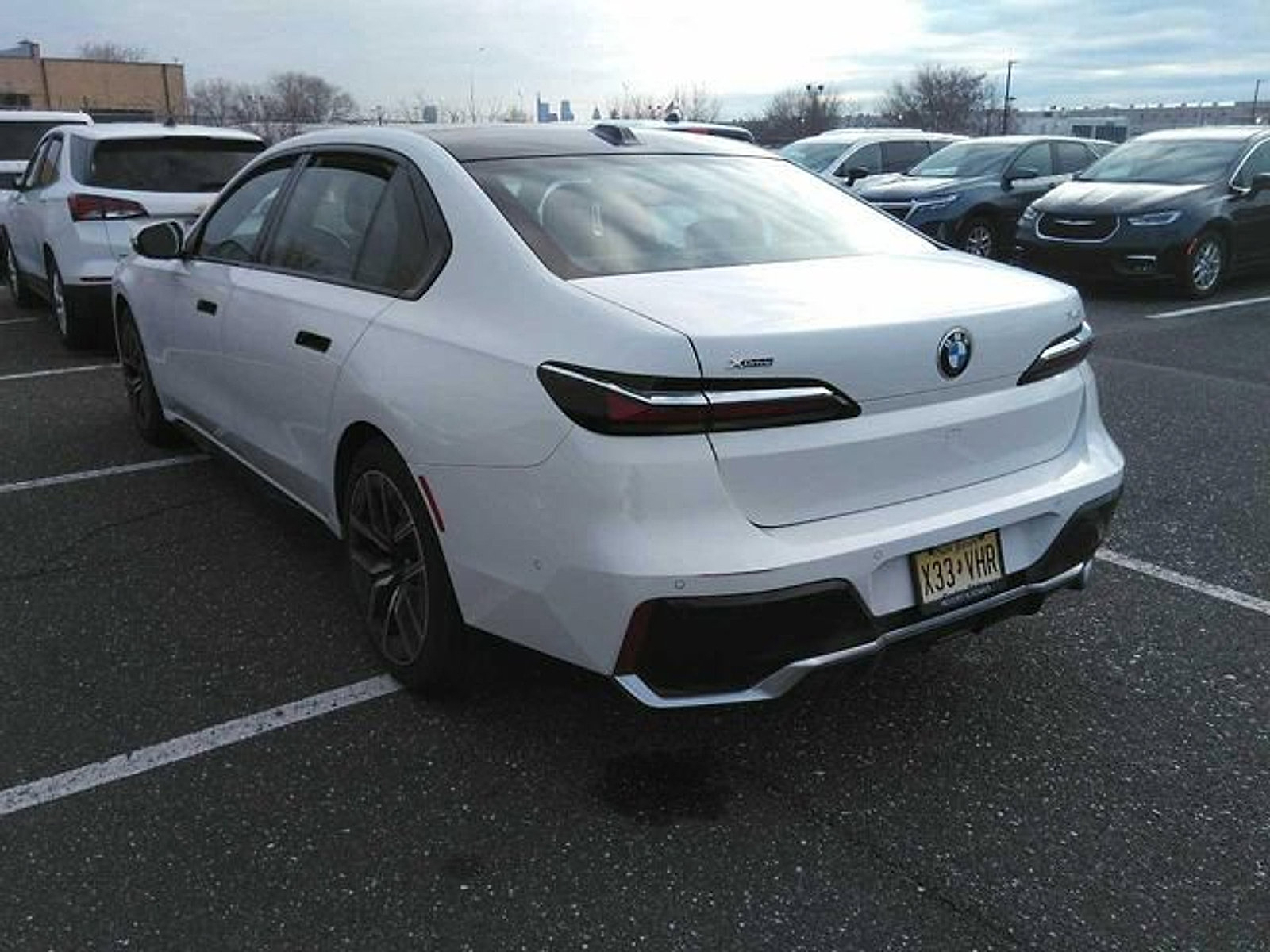 Used 2025 BMW 740i xDrive AWD/4WD image 2