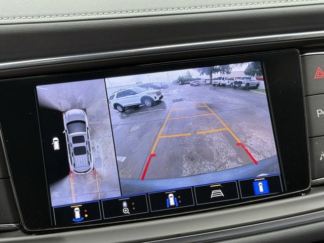 Used 2024 Buick Enclave Premium AWD/4WD image 17