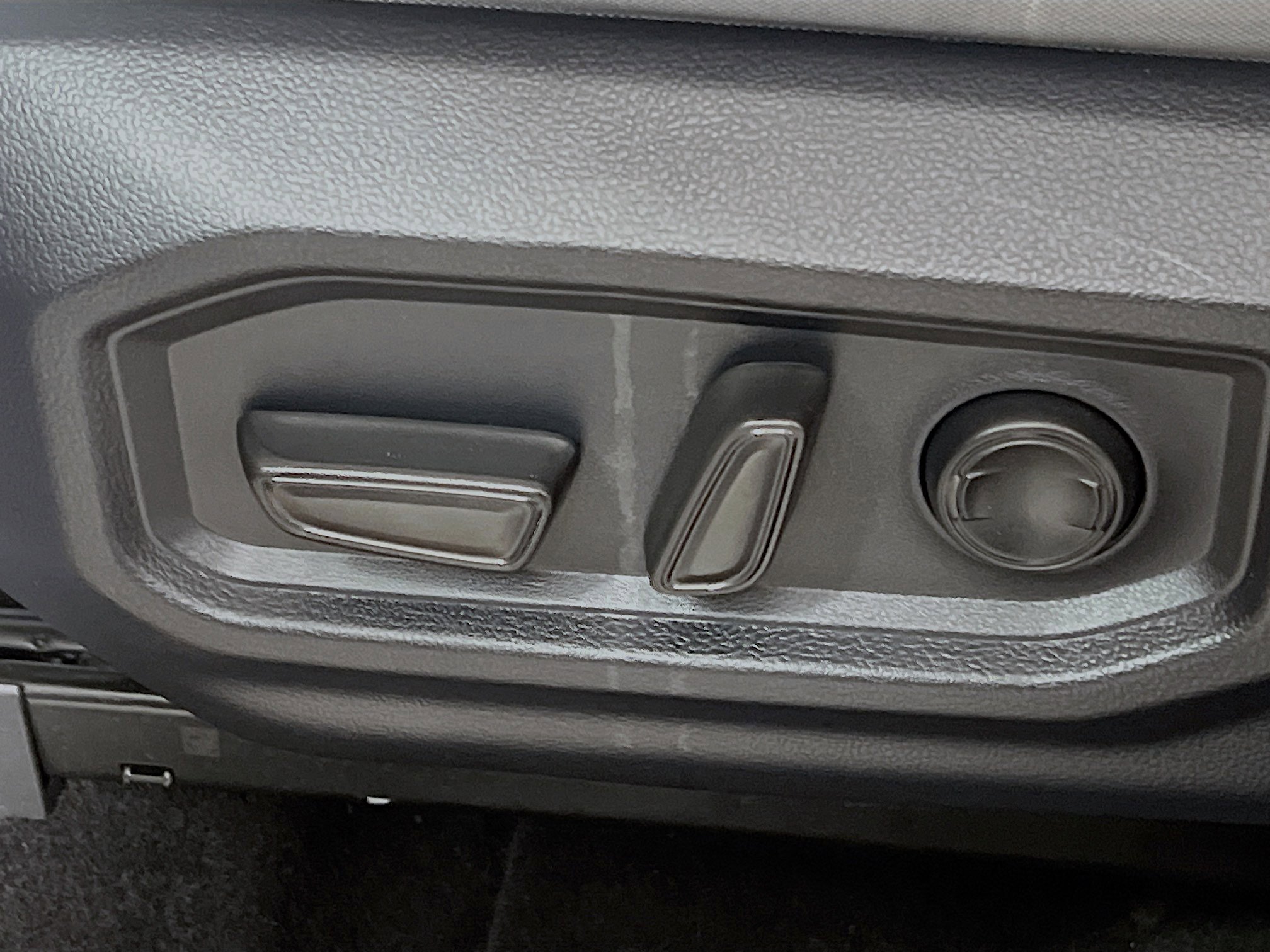 Used 2025 Toyota Tundra SR5 w/ SR5 Convenience Package image 15