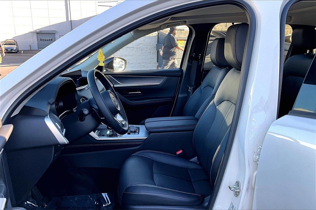 Certified 2025 MAZDA CX-70 Plug-In Hybrid w/ Premium Pkg image 14