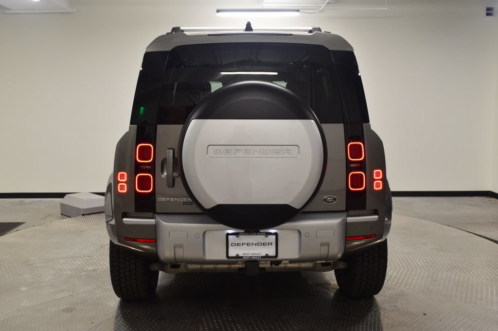 Used 2022 Land Rover Defender 110 XS Edition AWD/4WD image 6