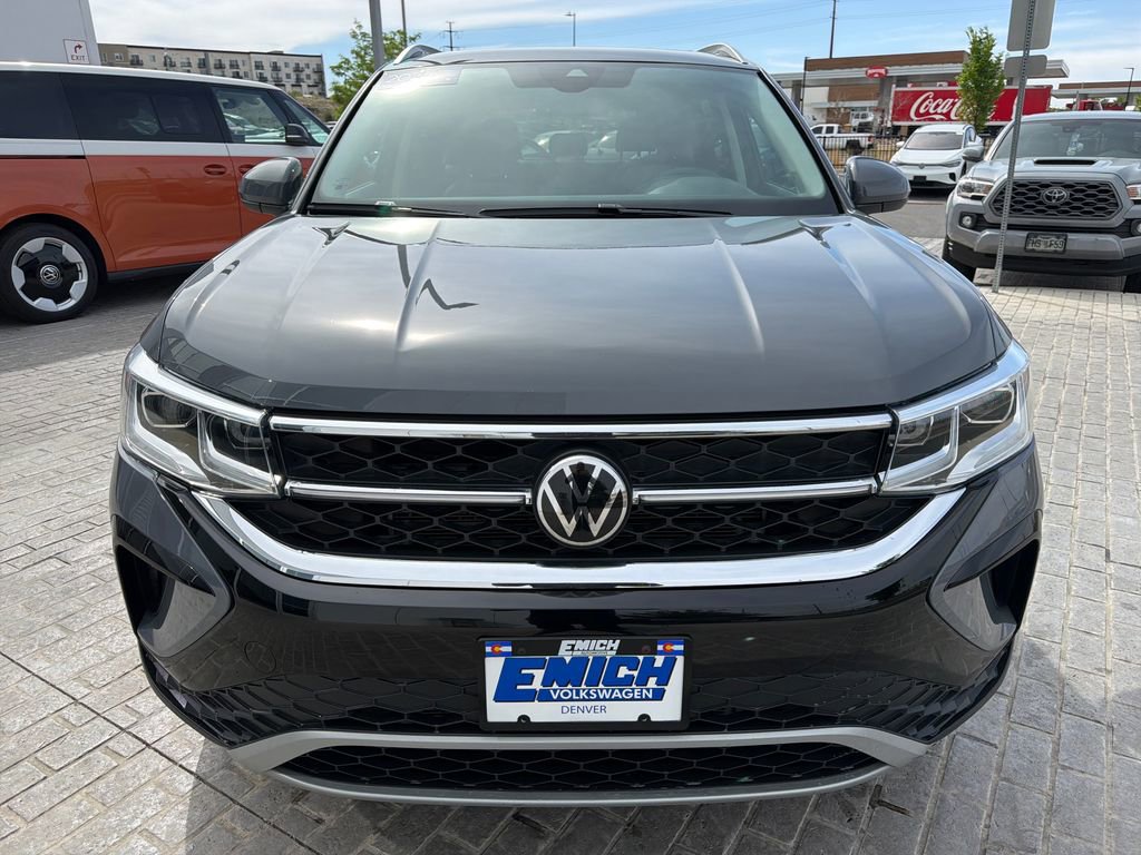 Certified 2024 Volkswagen Taos SEL AWD/4WD image 10